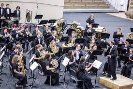 a high school concert band